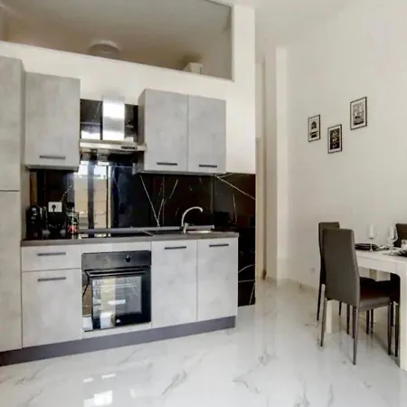 Elegant & Luxe A 200m Da Stazione E Aereoporto Di Apartment *